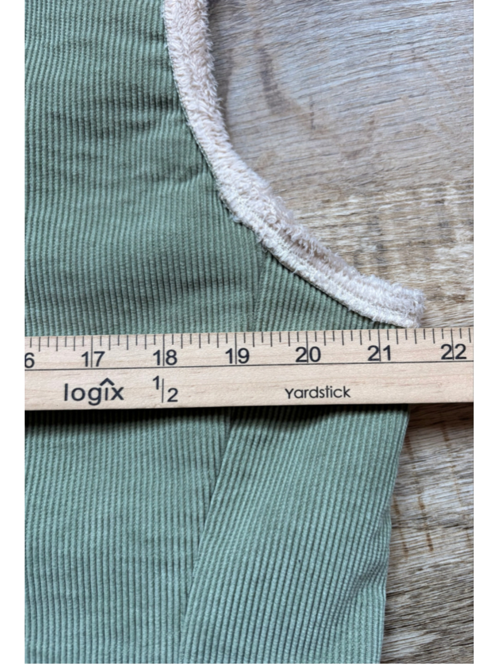 Woolrich Women's Sage Green Corduroy Fleece-Lined Vest - Size L - Picture 8 of 9